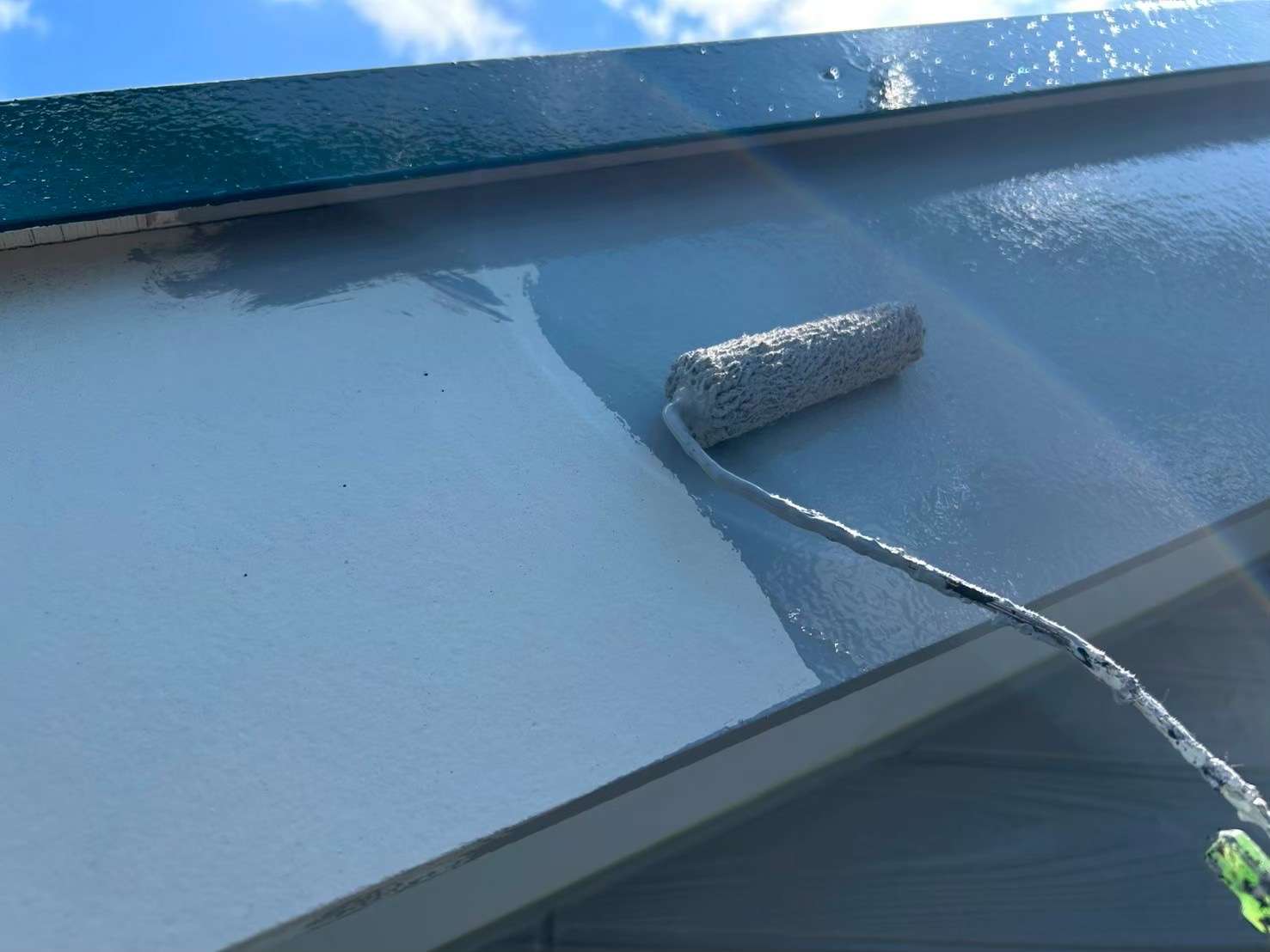 野田市・柏市・流山市の外壁塗装は美装柳屋へ/【作業のご紹介】千葉県野田市S様邸・雨樋・破風板塗装作業