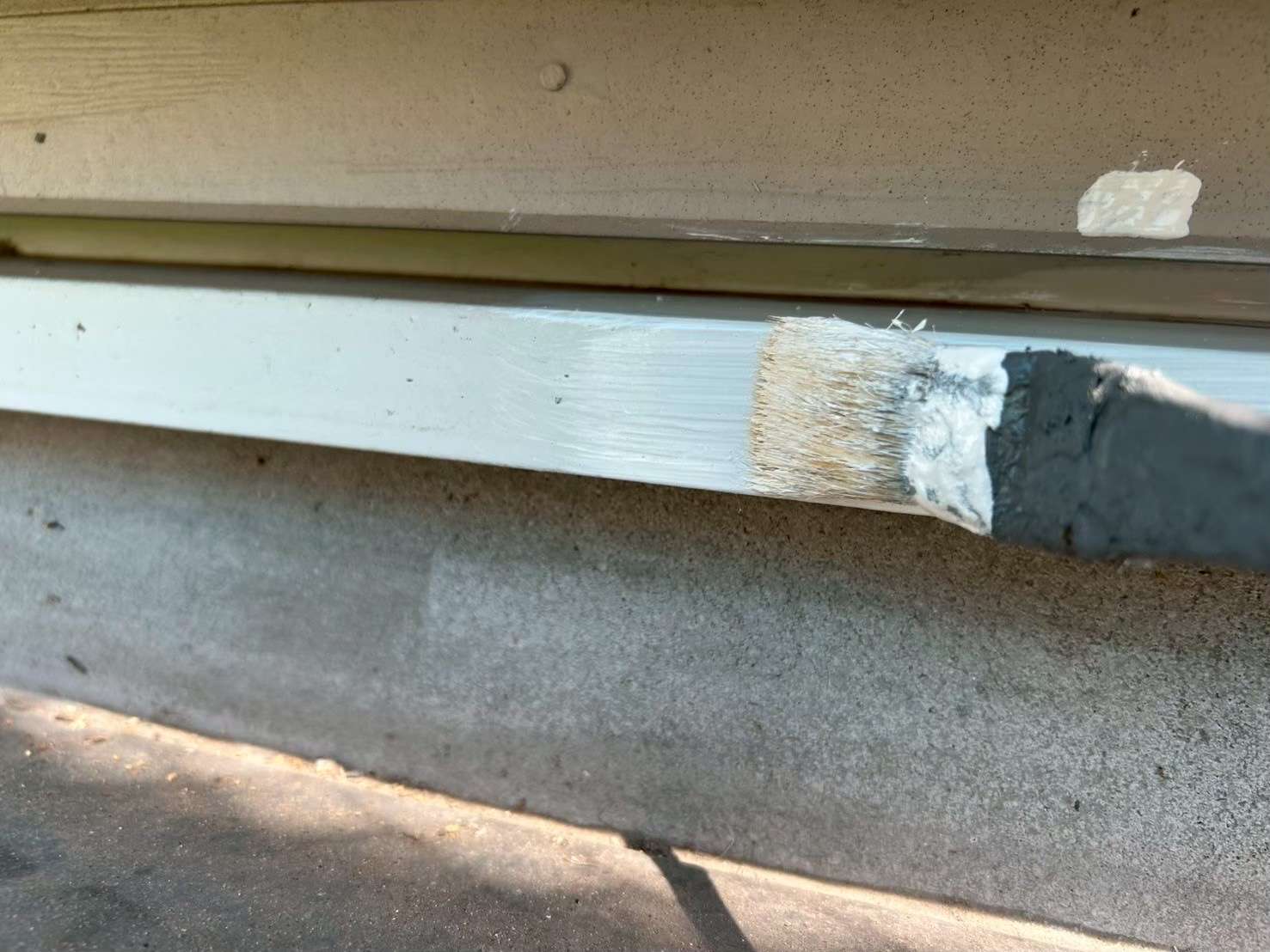 野田市・柏市・流山市の外壁塗装は美装柳屋へ/【作業のご紹介】千葉県野田市S様邸・水切り塗装作業