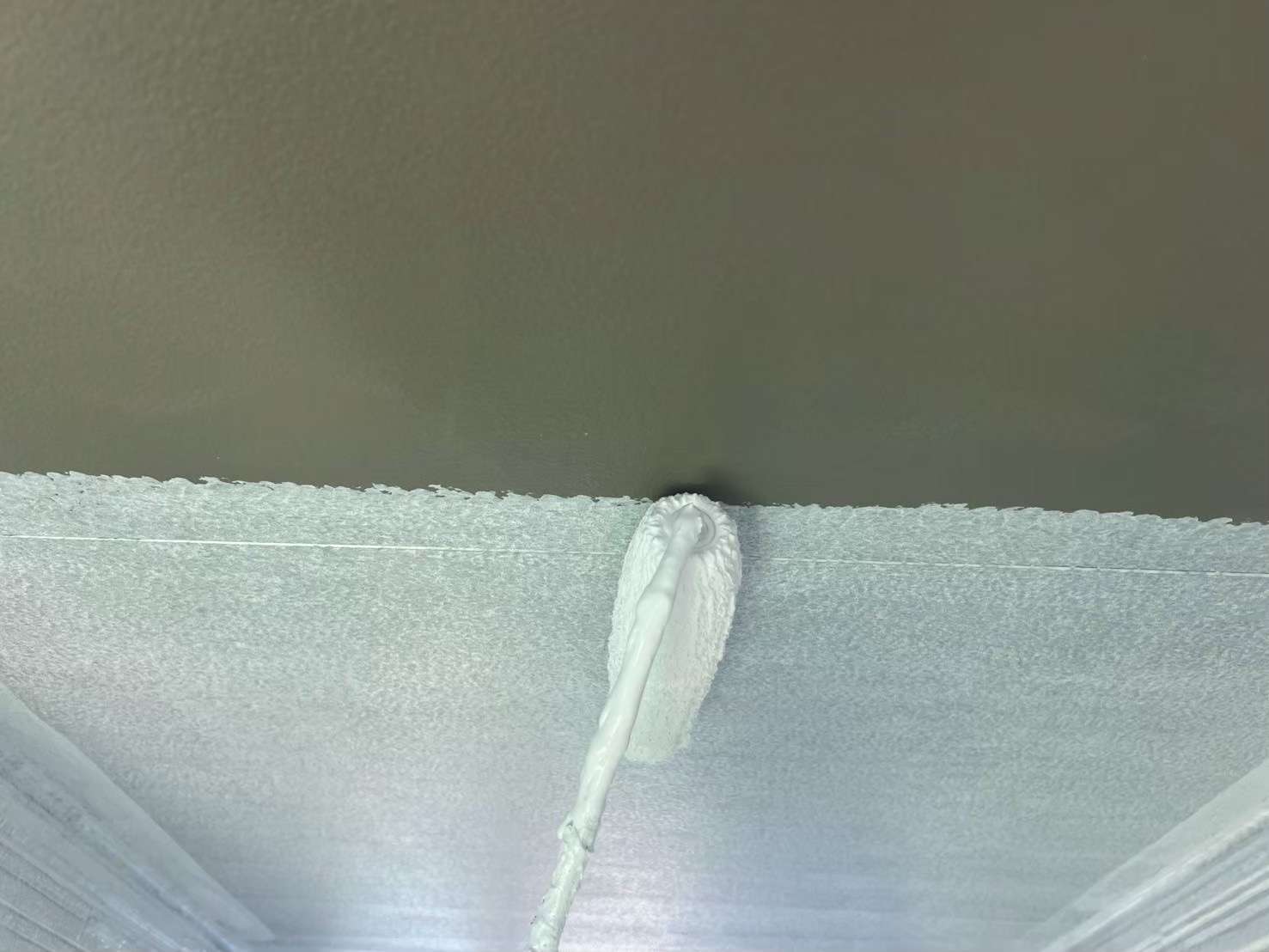 野田市・柏市・流山市の外壁塗装は美装柳屋へ/【作業のご紹介】千葉県野田市Y様邸・軒天井塗装作業